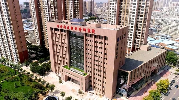 甘肃省建筑科学研究院（集团）有限公司，成立于1973年，是甘肃省领先从事建筑科学研究和科技研发的综合性咨询与技术服务机构，是国家高新技术企业、全国用户满意标杆企业、甘肃省科技创新型企业。